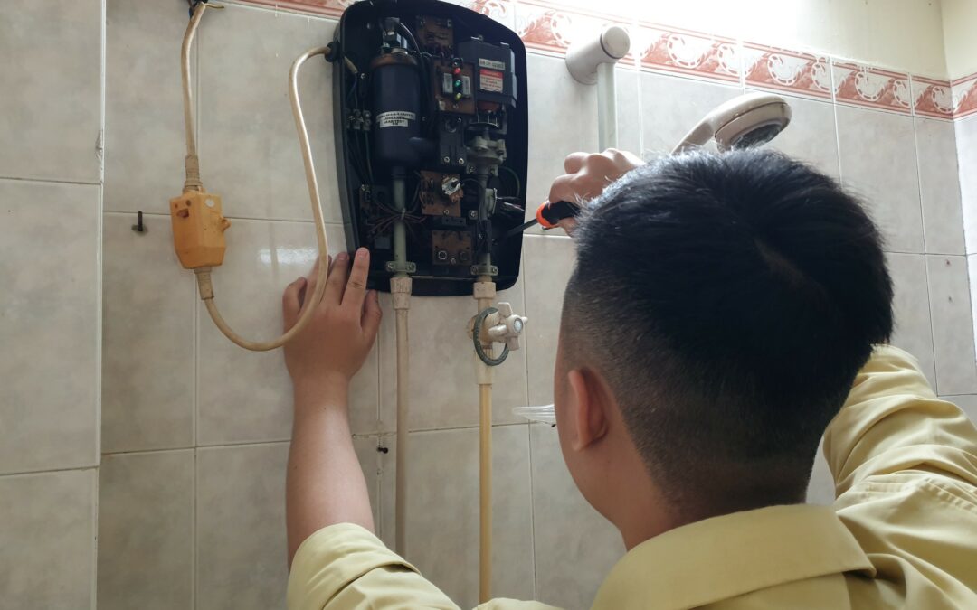 Dịch vụ sửa máy tắm nóng trực tiếp | Giải pháp an toàn bảo vệ máy tắm nóng của bạn