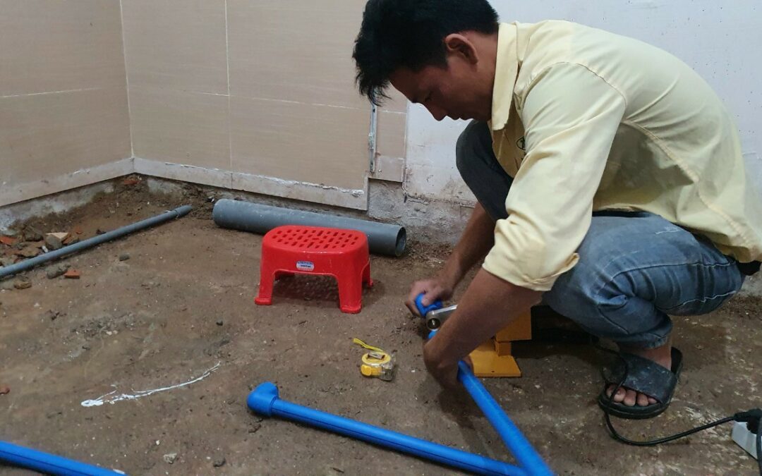 Thợ sửa ống nước chuyên nghiệp
